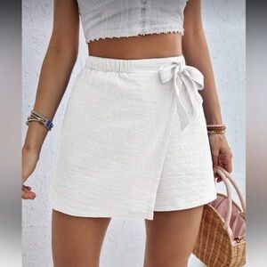 Elegant White Women's Shorts